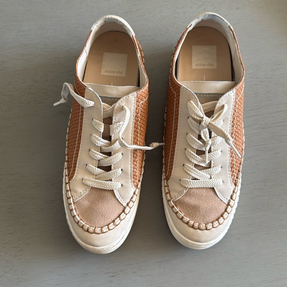 Dolce Vita Women’s Sneaker 7.5